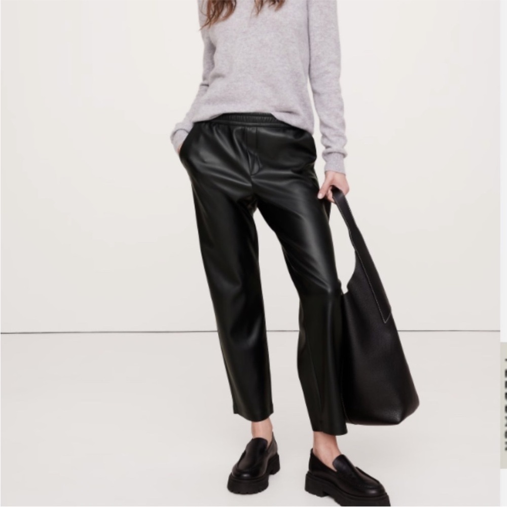NWT! Banana Republic Mid-Rise Slim Vegan Leather Pull-On Pants - Large TALL 🎟️